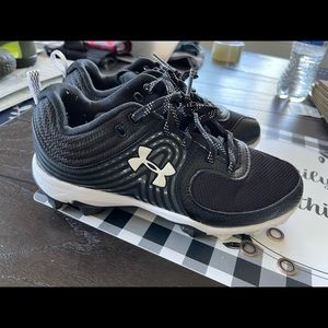 Little girl under armour cleats